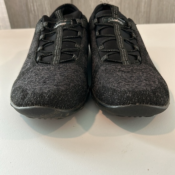 Skechers relaxed fit slip on shoes, size 9, EUC - Picture 6 of 8